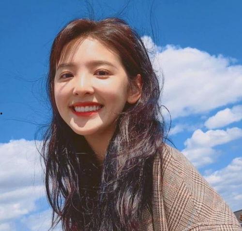 快手网红紫薇吃红瓜,挑战味蕾极限，网友直呼过瘾！